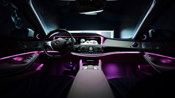 Втората позиция е за атмосферното осветление, което се предлага за много автомобили, особено от по-високите класове. То няма никакви допълнителни функции освен естетически, което означава, че не си заслужава да се харчат пари за поставянето му в автомобила.