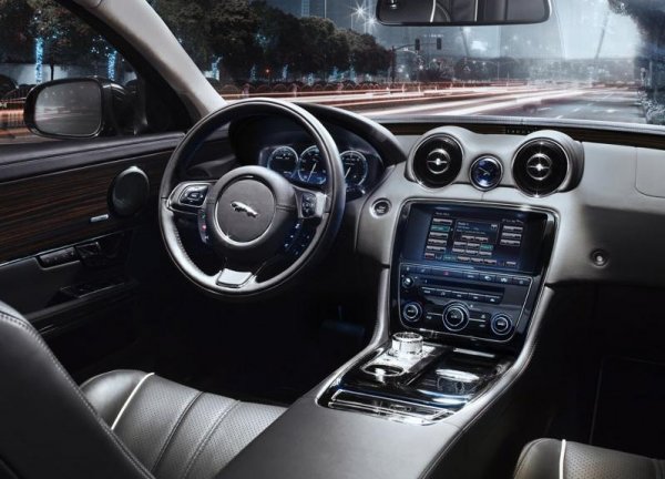 Jaguar XJ 2010