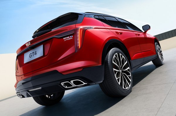 Новият продукт споделя архитектурата E2XX с модела XT4. GT4 обаче е по-дълъг, по-тесен и по-нисък от своя събрат, така че прилича по-скоро на повдигнат хечбек, отколкото на кросоувър. Производството ще започне в Китай, като колата едва ли ще се появи извън тази страна.
