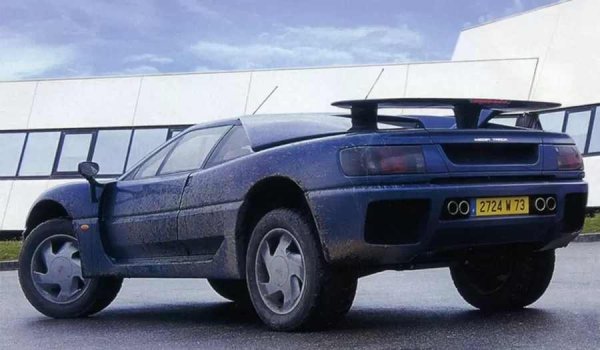 Този офроуд суперавтомобил е голям и тежък, около 2000 кг, но е оборудван с двигател, способен да осигури впечатляваща мощност за такова масивно превозно средство. Базовият двигател е 60-литров V12 M120, доставящ около 400 к.с. на всичките четири колела.

Необикновен, но невероятно впечатляващ, Mega Track е направен само в шест екземпляра и малцина дори си спомнят за съществуването му. Това до голяма степен се дължи на липсата на силна маркетингова подкрепа, а високата цена на разработването направи автомобила изключително скъп по време на периода на финансова нестабилност.
