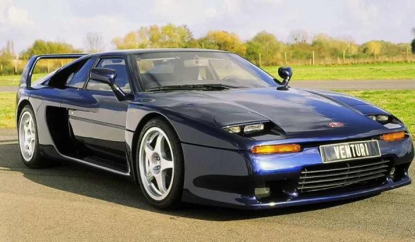 Макар Atlantique 300 Biturbo да е впечатляващ автомобил, за най-забележителното творение на Venturi с право се счита за 400 GT, суперкола, наричана "френското Ferrari F40". Тя започва кариерата си като състезателен автомобил.

През 1992 г. Venturi представя пистовия 400 Trophy, автомобил, проектиран специално за шампионата, наречен Gentlemen Drivers Trophy. Тази серия включва шест кръга, провеждани на прочути европейски писти като Сарт (Льо Ман), Маникур и Нюрбургринг.
