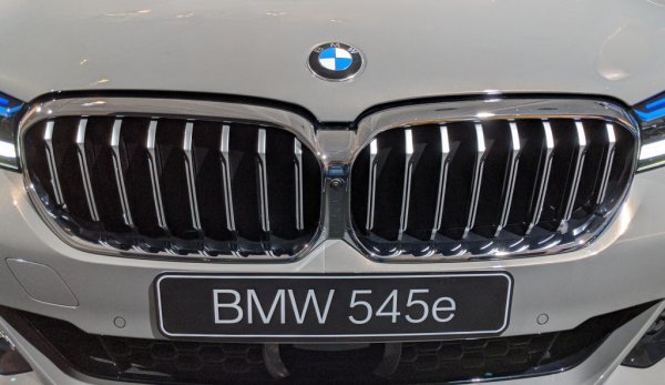 Коефициентът на аеродинамично съпротивление е рекордно нисък - 0.23 Cd за седана и 0.26 за комбито. Съществен принос за това има активната решетка на радиатора, която се затваря в случаите, когато на двигателя не е необходим допълнителен въздух. 
