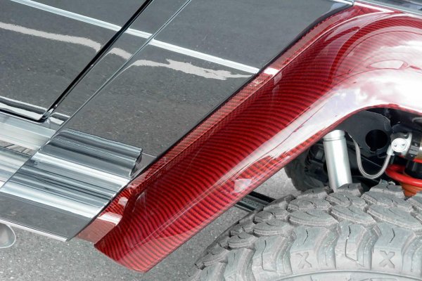 Mercedes-Benz G63 AMG 6x6 получи червен карбон от Brabus 