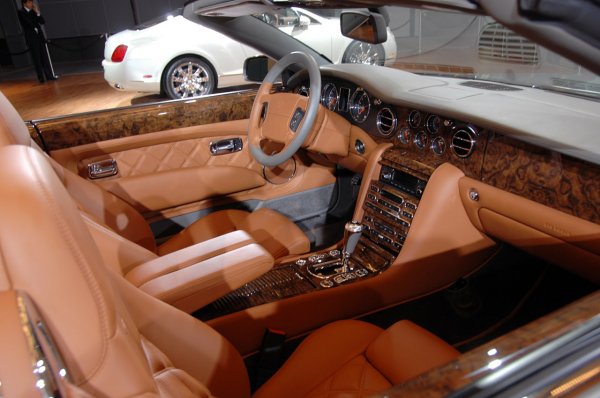 Автосалон Лос Анджелис 2008 / Bentley Azure T 2009