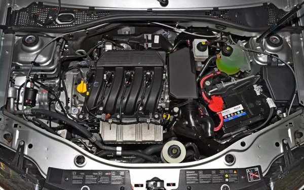 K7M е един от най-надеждните и непретенциозни мотори с дълъг експлоатационен живот. Все още се монтира на най-простите конфигурации на модели като Renault Logan и Sandero. Те имам малък работен бем от 1,6 литра, осемклапанов дизайн и мощност от 82-87 к.с., който осигуряват ресурс до 400 000 км, а понякога и повече. 

Цилиндровият блок е от чугун, като има добра устойчивост на леко прегряване. С използването на висококачествени консумативи, навременния монтаж на качествени компоненти като ремък с ролки, помпа за охлаждаща течност и навременна настройка на клапаните, двигателят показва чудеса на надеждността. 
