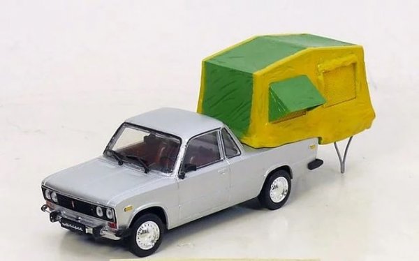 Пикап с вградена в багажния отсек палатка. Директорът на завода обаче отхвърля проекта и единствената произведена бройка е използвана след това като вътрешнозаводски транспорт. Днес са запазени само малки моделчета от забравения "Турист", така че няма как да я видите в музея. 
