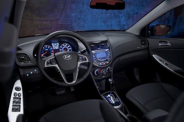 <p>Wards Auto подреди 10-те най-добри автомобилни интериора за 2012 година <br /><br />Hyundai Accent</p>