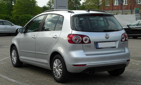 За разлика от класирания две места по-надолу Golf, този не ползва MQB платформата, а архитектурата на предишните пето и шесто поколения. Миниванът традиционно се представя най-добре в гамата на VW, като тук има 9.4% повреди при 72 000 км среден пробег. 
