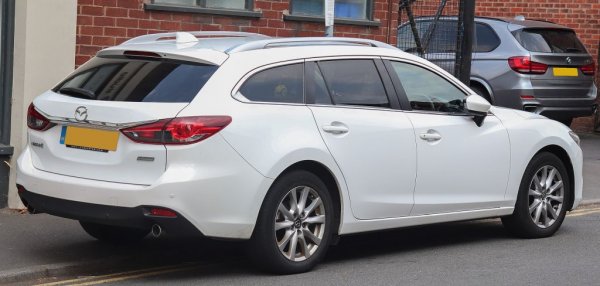 При 9-годишните Mazda 6 е извън Топ 30, но тук вече става дума за третото поколение на модела, което се представя доста по-силно - 9.3 коефициент при 101 000 км среден пробег. 
