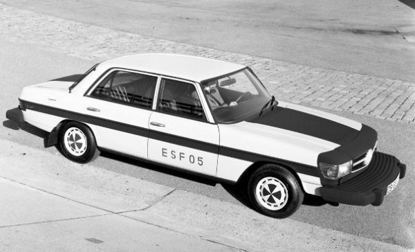 Серията от опитни машини под името ESF(Experimentier-Sicherheits Fahzeug) е създадена за тестване на елементи за активна безопасност. Освен огромните гумени брони са тествани незапалими материали, както и специални предпазни колани, които стягат водача и спътника му веднага след затваряне на вратите на автомобила.