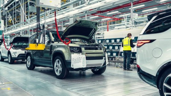 Още една компания, чиито затруднения датират още преди появата на коронавируса. Годишните данни още не са готови, но за трите тримесечия от април до декември оборотът е 13.2 милиарда лири (15.3 млрд. евро), а нетният резултат след данъци - загуба от 180 милиона лири (209 млн. евро). 
*  Данни за първите три тримесечия
