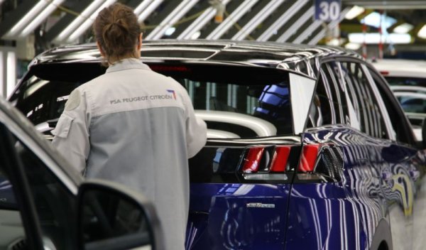 В последната година като самостоятелна група преди вливането в Stellantis, PSA отчита 60.73 милиарда евро нетни приходи, с 18% по-слабо, отколкото през 2019. Нетната печалба обаче остава ненакърнена - 2.2 милиарда евро, при завидния в условия на криза марж от 7.1%.
