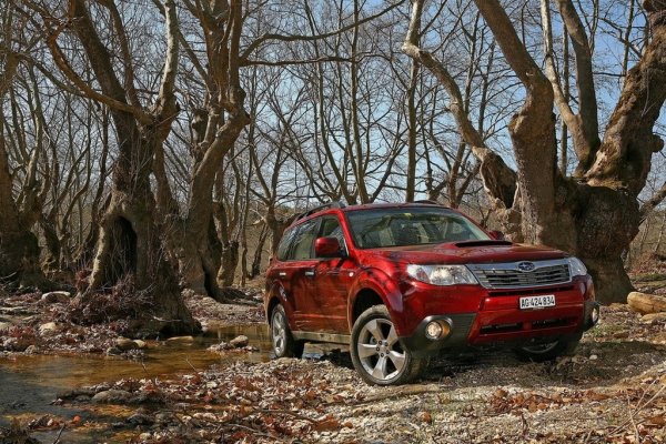 Subaru Forester '08 - Уникалната симетрична система на Subaru за задвижване на четирите колела Symmetrical AWD осигуряваща изключително поведение на автомобила е допълнително подобрена.