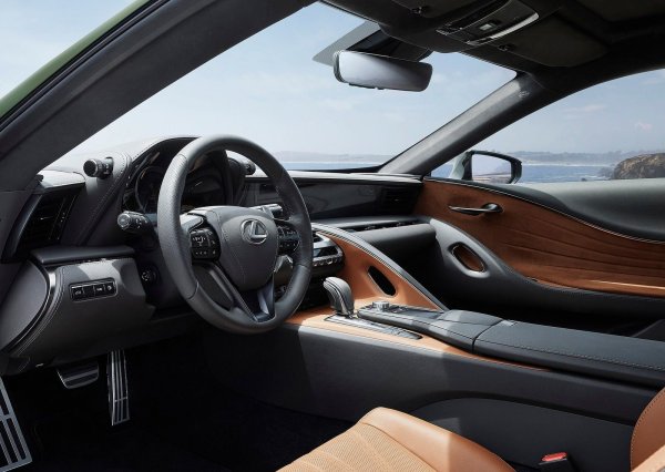 Цените на Lexus LC 500 започва от 98 850 долара в САЩ и от 111 800 евро в Европа.