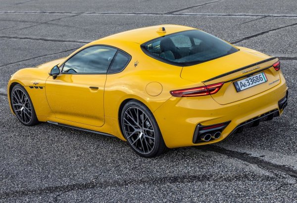 Gran Turismo е луксозно купе с преден двигател, 2+2 места и много мощност. Новото поколение остана без V8 двигател, който е заменен от V6 Netuno с двойно турбо, дебютирал при суперколата MC20. Той изпраща 491 к.с. към четирите колела с 8-степенна автоматична скоростна кутия.