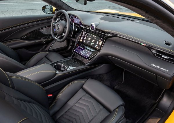  Цените на модела стартират от 174 000 долара за САЩ и от 178 278 евро в Европа.