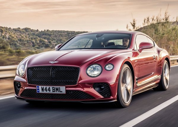 Застаряващият Continental GT във версията Speed си остава най-добрият Grand Tourer в света, главно поради съживяването на тази категория превозни средства, тъй като именно той издига стандартите в нея на най-високо ниво. В момента на пазара е третото поколение на мозела, който е най-тежкият в сегмента, но и най-бързият, благодарение на версията Speed.