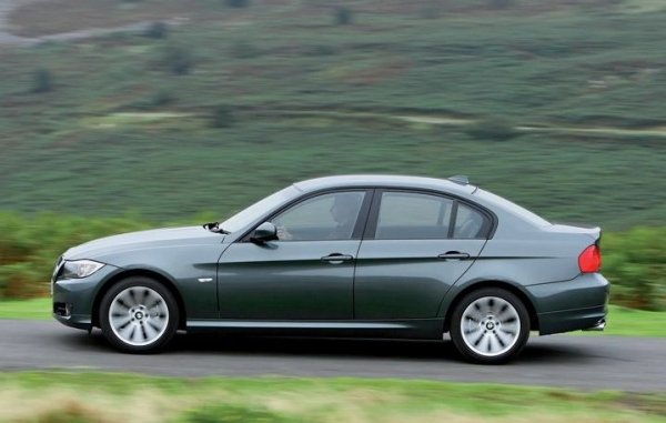 Известен е предимно с моделите 1-Series, 3-Series (на снимката) и X3, но се среща и под капака на 5-Series (F10 във версията 518d). Двигателят се използва и от MINI Countryman Cooper SD (R60, 2010-2016) и MINI Cooper SD (R56, 2010-2014), като Toyota също го поставя под капака на някои свои автомобили за европейския пазар.