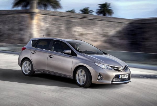 На практика този двигател има много висока работна култура, не пуши много и осигурява достатъчна производителност при автомобили като CH-R или Corolla. Сред проблемите са дребни неща като повредени бобини за запалване или въглеродни отлагания, отложени във входа. 