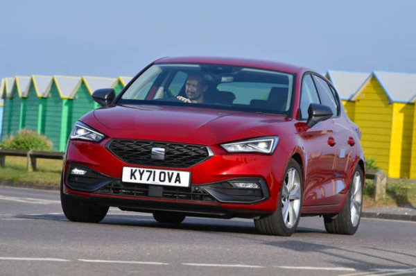 Seat Leon (2020-настояще) - 1.5 TSI 130 FR (на снимката) 

Suzuki Celerio (2016-2019 г.) - 1.0 Dualjet SZ3 

Skoda Octavia (2013-2020 г.) -  1.5 TSI SE Skoda Octavia (150 к.с.). 
