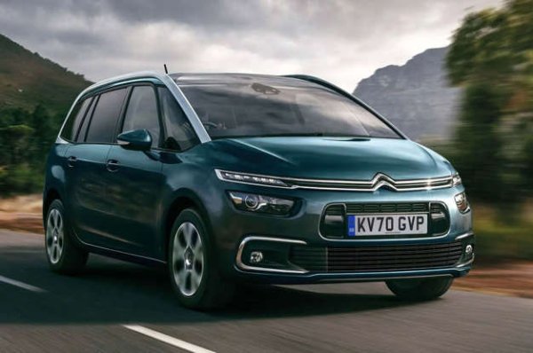 Citro&euml;n Grand C4 Spacetourer (2018-2022 г.) - 1.6 BlueHDi Feel (на снимката) 

Hyundai Santa Fe (2013-2018 г.) - 2.2 CRDi Premium 

Audi Q7 (2015-настояще) - 3.0 TDI quattro S line 