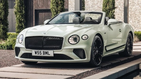 Завладяващ сам по себе си, в откритата си версия Bentley Continental става още по-красив и елегантен. Затвореният мек покрив е добре интегриран, а при отваряне на практика &bdquo;изчезва&ldquo; зад двете задни седалки. Както при версията купе, изборът на материали и вниманието към детайлите са достойни за каталожната цена от 261 428 евро. 

Всеки екземпляр е различен от другия, предвид възможността за пълна персонализация. Купето е покрито с мека кожа, изработена по вкус на клиента, блестящи метали, фино дърво (но също, ако желаете, въглеродни влакна) и дебели килими.

Срещу тези сколидни пари получаватее внушителен кабриолет с дължина 485 см, ширина 195 см и височина 140 см. Тук моторът е 4-литровият V8, който доставя 549 к.с., или легендарният 6-литров W12 с 659 к.с. Очевидно на бензин, със скорости над 300 км/ч и много висок разход, който не плаши потенциалния купувач. Така де, като си дал половин милион лева, сметките по бензиностанциите няма да ви трогнат.


