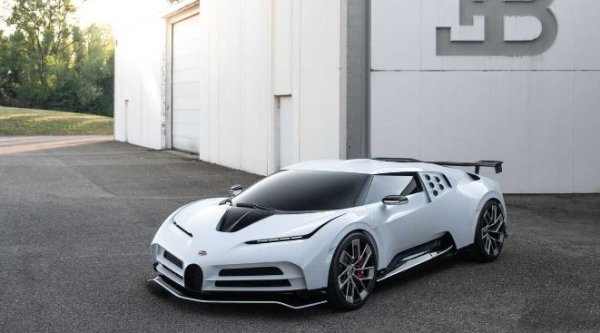 Технически, Centodieci вече не е достъпен за закупуване през 2023 г., но последната от 10-те бройки, произведени някога, беше доставен през декември 2022 г., което позволява вкючването му в списъка. Колата е част от ограничена серия от 10 бройки, отбелязваща 110-годишнината на марката. Цената на вскеки екзепляр е 9 млн. евро.

Моделът е почит към емблематичния Bugatti EB110 от 90-те, поради което не прилича на никоя друга съвременна хиперкола. Под капака е поставен същия W16 двигател, който тук развива 1600 к.с. Ускорението до 100 км/ч от място отнема 2,4 секунди, а максималната скорост – 380 км/ч.