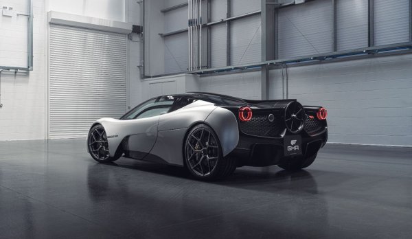 Тази хиперкола е плод на въображението на известния автомобилен дизайнер Гордън Мъри, най-известен с работата си върху McLaren F1 и Brabham BT46B. Подобно на Aston Martin Valkyrie, британската хиперкола получава задвижването си от Cosworth, която разработи по поръчка атмосферен, 4,0-литров V12 с мощност 670 к.с. Той предава тягата към задните колела с 6-степенна механична скоростна кутия. 

При тегло от само 997 кг. TMA T.50 има съотношение мощност/тегло от 672 к.с. на тон. Колата използва аеродинамична система с 48-волтов мотор и вентилатор, монтиран отзад, за да увеличи притискащата сила и да подобри управлението при високи скорости за тримата в купето, като шофьорът е по средата.