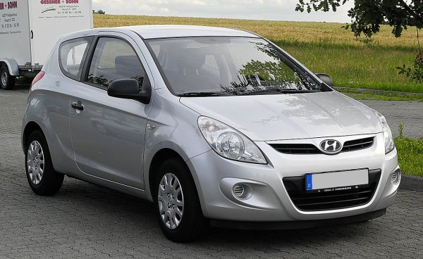 Години на производство: 2005-досега

На кои автомобили се монтира: Hyundai Accent, Elantra, i10, i20, ix20, i30, Solaris; Kia Carens, Ceed, Cerato, Picanto, ProCeed, Rio, Soul, Venga

Среден пробег до сериозен ремонт: 80 000 км

Основни проблеми: виене на лагери, износване на синхронизаторите и на съединителя

Тази ръчна скоростна кутия е добре позната на собствениците на много модели на Kia и Hyundai. Корейците се опитаха да доработят дизайна, но не успяха да подобрят радикално ситуацията. За щастие, с рестайлинга на бюджетните модели, производителят представи по-надежден 6-степенен агрегат.
