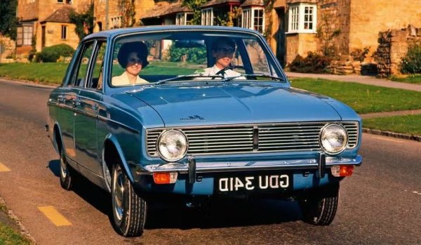 Значимо име на масовия пазар през по-голямата част от XX век, Hillman е създателят на такива скъпи модели като Imp със задно разположен двигател (1963-1976 г.), семейния Avenger и класическия Minx. Chrysler фалшифицира значката Hillman, когато поема управлението през 1967 г., а след това продава компанията на Peugeot през 1979 г. Френската група остава собственик на марката до днес, като шансовете за нейното съживяване остават малки поради факта, че PSA Group, сега част от Stellantis, разполага с доста марки за масовия пазар.