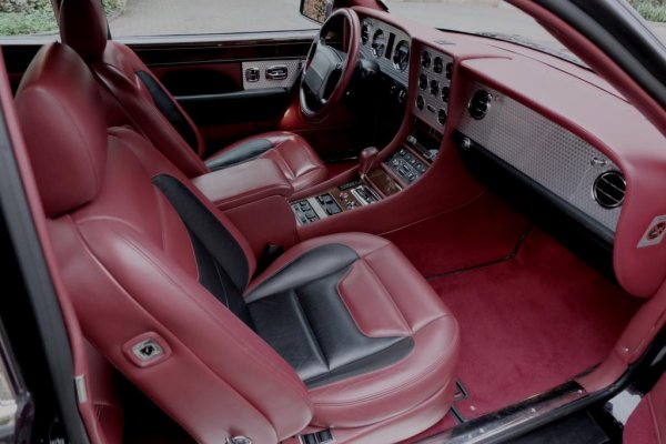 Bentley Continental T, закупено от Майк Тайсън през 1997 година