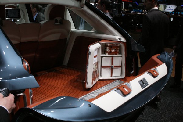 Женева 2012 / Bentley EXP 9 F 