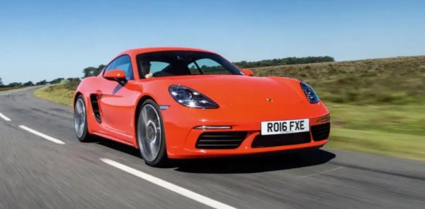 718 Cayman и 718 Boxster трябва ще бъдат тотално обновени през следващата година. Но съществуващите модели са доста вълнуващи. 

Porsche 718 се предлага в базова версия, Style Edition, S и GTS спецификация. Базовият спортен автомобил дава между 295 и 394 к.с.

Не ви стига? Тогава вземете Cayman GT4 RS, който изпомпва 493 коня, удря стотака само за 3,4 секунди! 