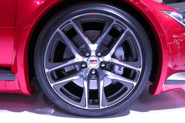 Toyota GRMN SPORTS HYBRID Concept II - хибрид с AWD задвижване и 300 к.с., който е създаден в чест на Хирому Нарусе