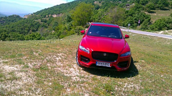 Jaguar F-Pace