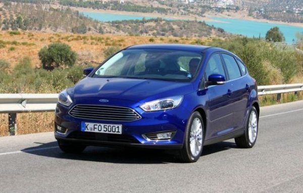 "Откривателите" на мокрия ремък го влагаха в 1.0 EcoBoost и 1.5 EcoBoost - два агрегата, спечелили множество награди за двигател на годината, но и показали много проблеми с течение на времето. Заради това Ford премахна мокрия ремък в края на 2018 година. 
Мокър ремък се среща при тези модели със споменатите двигатели: C-Max, EcoSport, Fiesta, Focus, Pumа, а също и при някои по-големи автомобили с дизеловия 2.0 Еcoblue - като Edge, Ranger, Transit Connect, Transit Courier, Transit Custom. 
