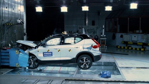 - Ние го обещахме през 2015 година - че до 2020-а ще имаме такива продукти, че никой няма да загива в тях или да бъде сериозно наранен. Вече сме го постигнали. 
