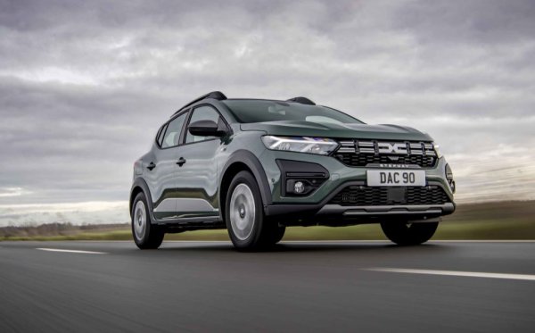 През миналата година това бе най-продаваният нов автомобил на Стария континент. Но от началото на 2023 френската малолитражка не успява да поддържа темпа на растеж на конкурентите. Всъщност изобщо не поддържа растеж - продажбите са на практика идентични с тези през 2022 (разлика от едва 29 автомобила). 