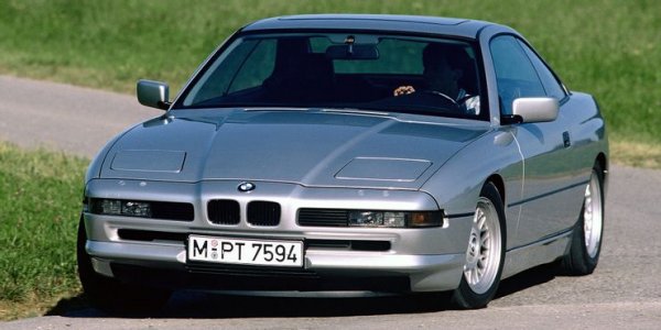 За разлика от M5 (Е60), моделът BMW 8-Series (E31) е един от най-красивите автомобили на баварската марка, правени някога. Освен впечатляващ дизайн, той предлага избор от V8 или V12 двигатели, като версията 850CSi с V12 е най-търсената на пазара.