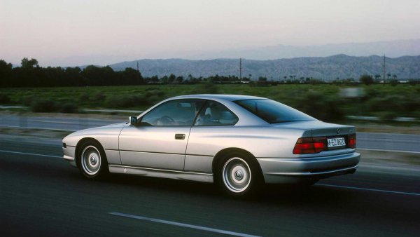 Точно този мотор - M/S70 V12, обаче е ахилесовата пета на автомобила. Той е създаден сред комбинирането на два V6 мотора, което го прави много сложен технически. Има две горивни помпи, два блока за управление и огромен брой сензори за въздушния поток, както и датчици за положението на коляновия вал. Това го направи не само много скъп и ненадежден, но и сложен за поправка.