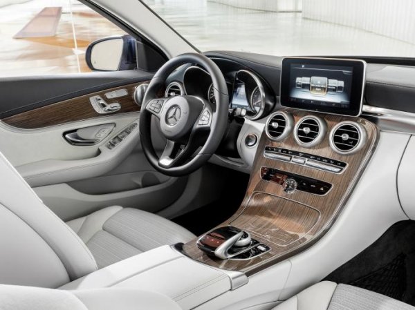 Mercedes-Benz C-Class 