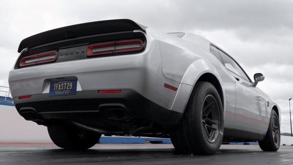 Най-забележителната версия на Dodge Challenger се появи в края на жизнения цикъл на модела. Demon беше пуснат още през 2018, като тогава ръководният орган зад драг състезанията в САЩ - NHRA, реши, че колата е твърде мощна и бърза, за да бъде допусната на пистата без специална клетка за защита на пилота. Тези правила бяха изменени през 2022, като асоциацията реши, че поради напредъка в безопасността, автомобилите, които не могат да изминат четвърт миля за по-малко от 9 секунди, вече могат да се състезават и без тази клетка. 

Dodge обаче не е приключи дотук и така се появи чудовището, наречено Demon 170. С гориво E85 то развива 1025 к.с. и 1281 Нм въртящ момент, които му позволяват да измине 1/4-миля за 8,91 секунди. Малко по-късно и тази версия на модела беше забранена.