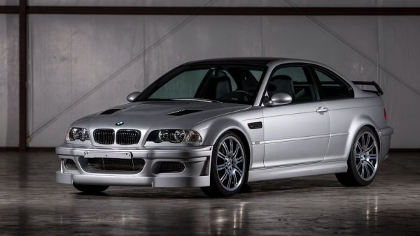 Двигател - 4,0-литров V8

Мощност - 450 к.с. (състезателна версия)

Задвижване - задно (RWD)

Ускорение от 0 до 100 км/ч - 3,9 секунди 