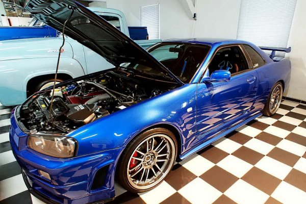 Nissan Skyline GT-R R34 от "Бързи и яростни 4"