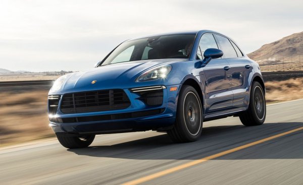 Ето една кола, която покрива всички отметки. Искате комфортна, гладка возия? Дадено. Искате да покажете на този вляво от вас на светофара как изглежда задният ви номер? Никакъв проблем. Macan Turbo спокойно постига 3.5 секунди от 0 до 96 км/ч, и издържа странично ускорение от 0.93 g. 

Цена на тестовия модел: 94 120 долара
Задвижване: 3-литров V6 с туин турбо и 434 коня, 7-степенен автоматик с двоен съединител
Тегло: 2018 кг
