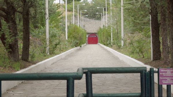 Входът на пещерата Алистрати