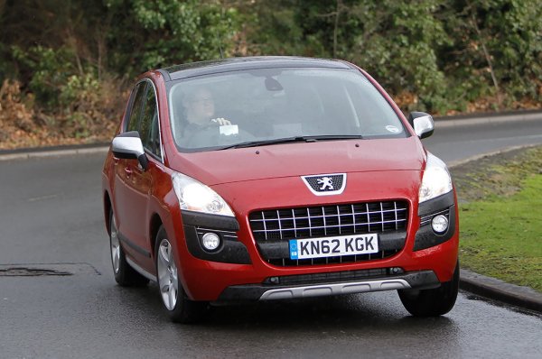 Приблизително 30% от собствениците съобщават за проблеми с автомобила през периода на експлоатация. Повечето от тях са свързани с окачване, скоростна кутия и електрическа система. Ремонтът струва от 55 до 1500 лири.