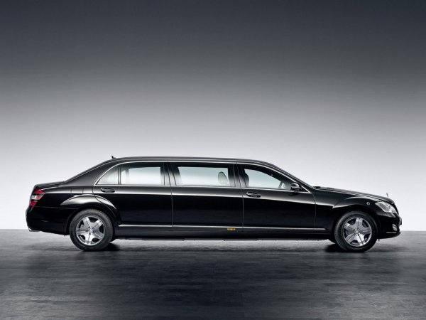 Mercedes-Benz S600 Pullman Guard