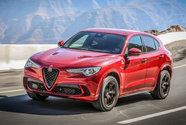 Освен, че е един от най-красивите кросоувъри на планетата, това е и един от най-бързите модели от този клас. 6-цилинровият двигател Quadrifoglio, създаден от инженерите на Ferrari, има работен обем от 2,9 литра, като развива 510 к.с. и 600 Нм, като това се дължи до голяма степен на високопроизводителните турбини IHI.
Границата от 100 км/ч тази версия на Stelvio покорява за 3,8 секунди, а максималната скорост е 283 км/ч. До неотдавна Stelvio Quadrifoglio беше най-бързият кросоувър на "Нюрбургринг", като записа време 7 минути и 51,7 секунди. След това обаче немците се завърнаха и на върха вече е модел на Mercedes-AMG.
