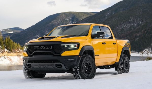 Умението на Карлос Тавареш, шефа на Stellantis, да печели пари е пословично, и 2023 е поредното потвърждение. През миналата година групата, създадена от сливането на Peugeot-Citroen с Fiat-Chrysler, е постигнала 189.5 милиарда евро приходи, и 18.6 милиарда нетна печалба (при 16.8 млрд. година по-рано). Доходността на акция е 5.98 евро, ще бъде разпределен дивидент от 1.55 евро на акция. 
Групата е продала 6.2 милиона автомобила през годината, от които 2.7 милиона в Европа, 1.8 милиона в Северна Америка, 0.9 милиона в Южна Америка, 0.6 милиона в Близкия изток и Африка. Единствено Китай и Югоизточна Азия остават слаби пазари за Stellantis, с едва около 200,000 пласирани автомобила там. 
